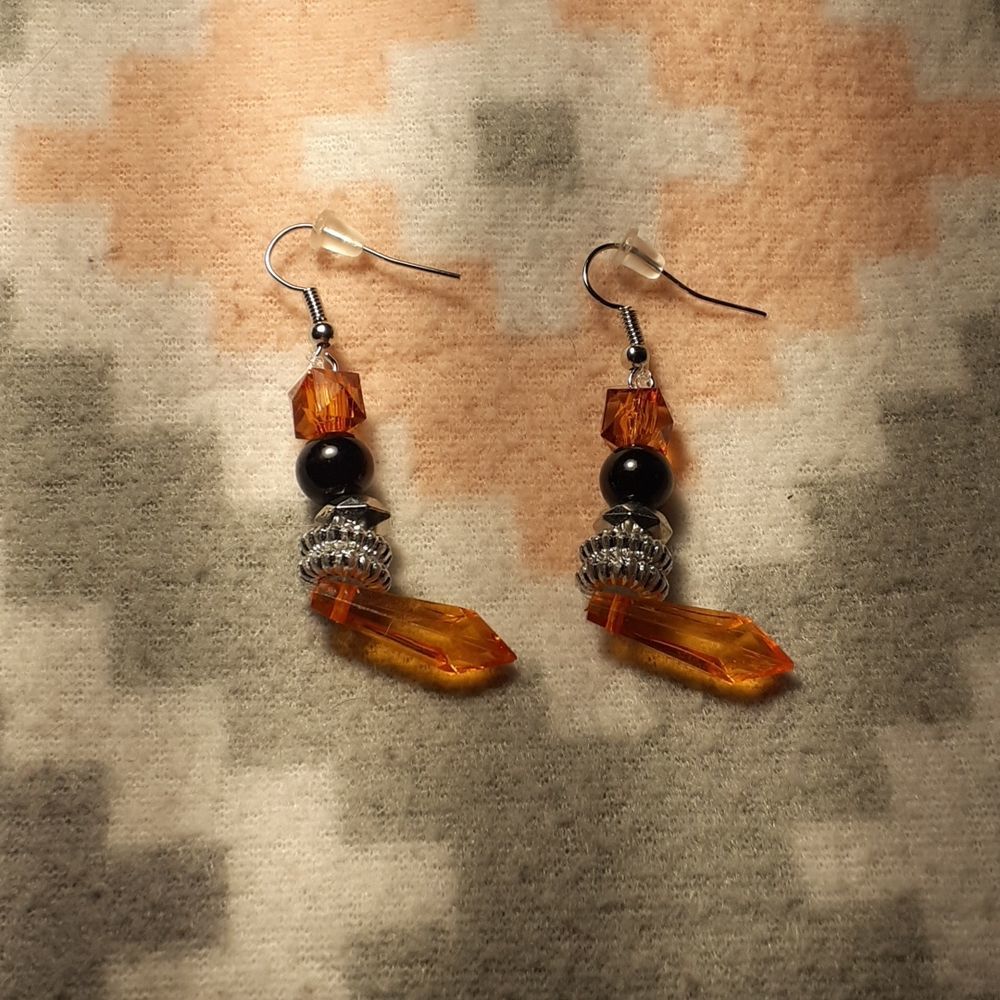 Diamond Bella Handcrafted Fashion earrings.